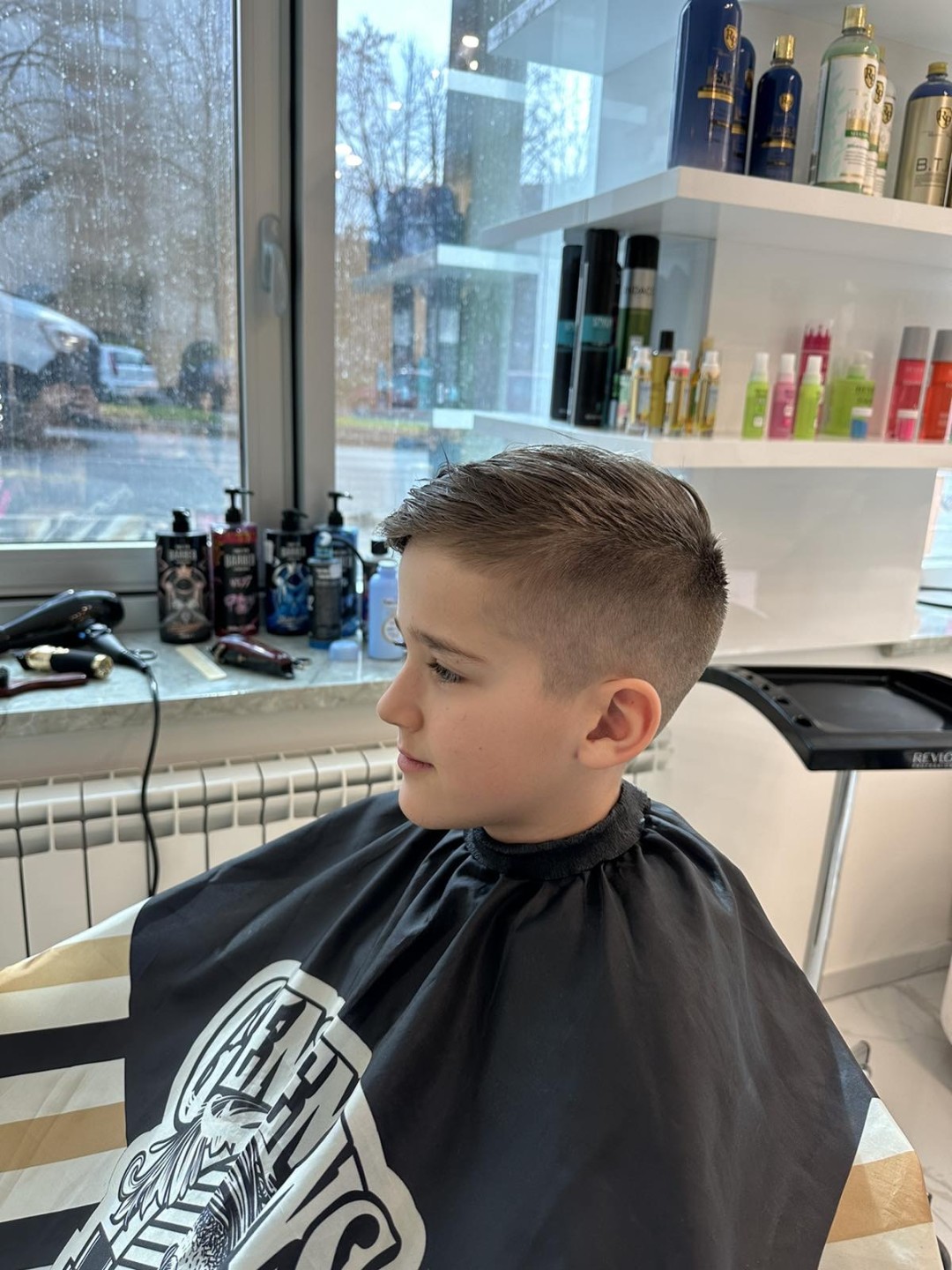 Enfant avec un taper fade